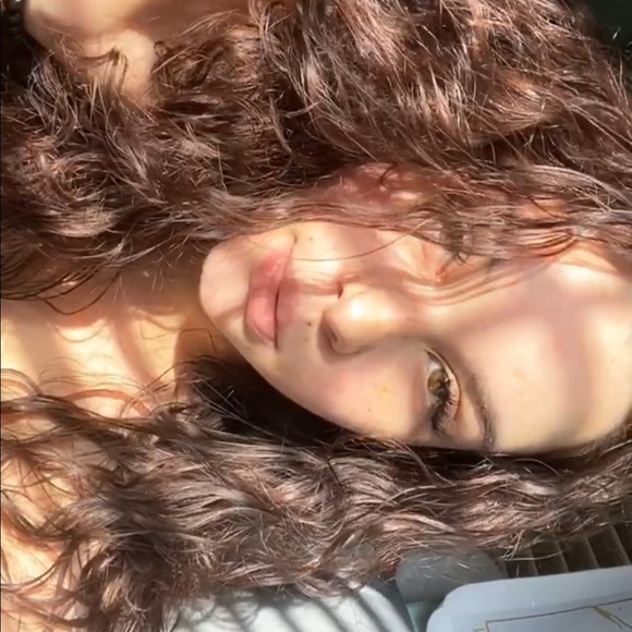 Meet your Posher, Caitlin - Picture 1 of 1